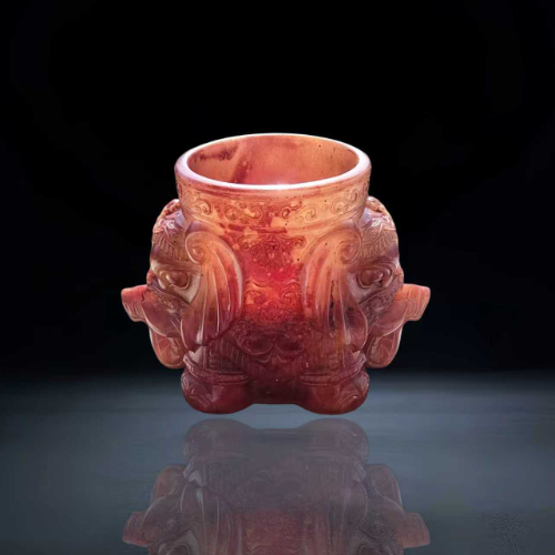 【赖群英】象首三足玉杯