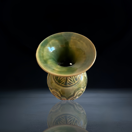 【那达】龙泉窑风格青釉镂空双耳瓶