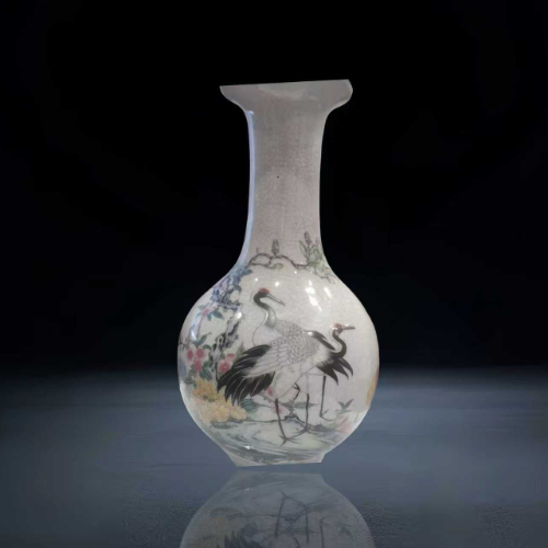 粉彩鹤纹开片赏瓶