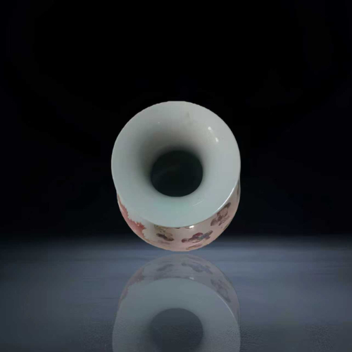 粉彩九龙纹赏瓶