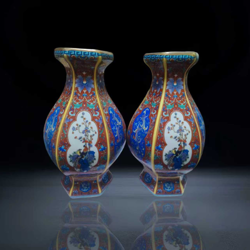 【曾锦贤】清乾隆款珐琅彩六方瓶(一组)